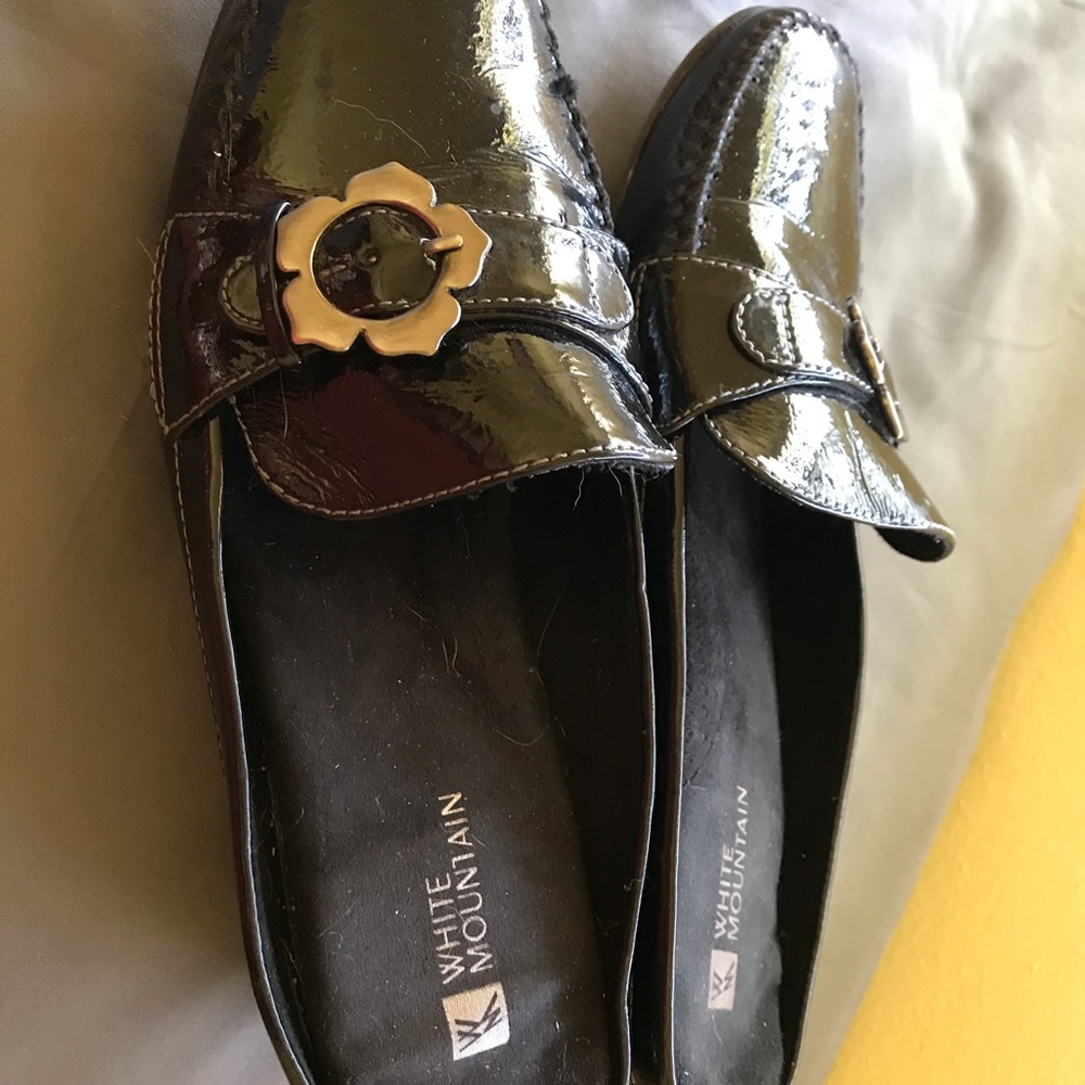 White Mountain Black patent mules